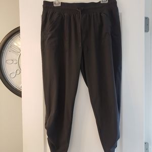 Prana breathe black mid calf joggers size M